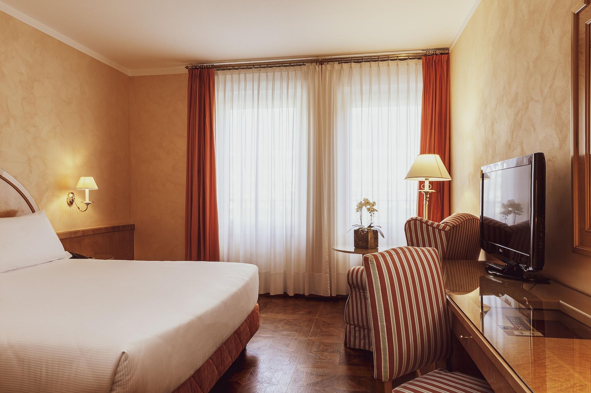 Agora' Palace Hotel Biella Esterno foto