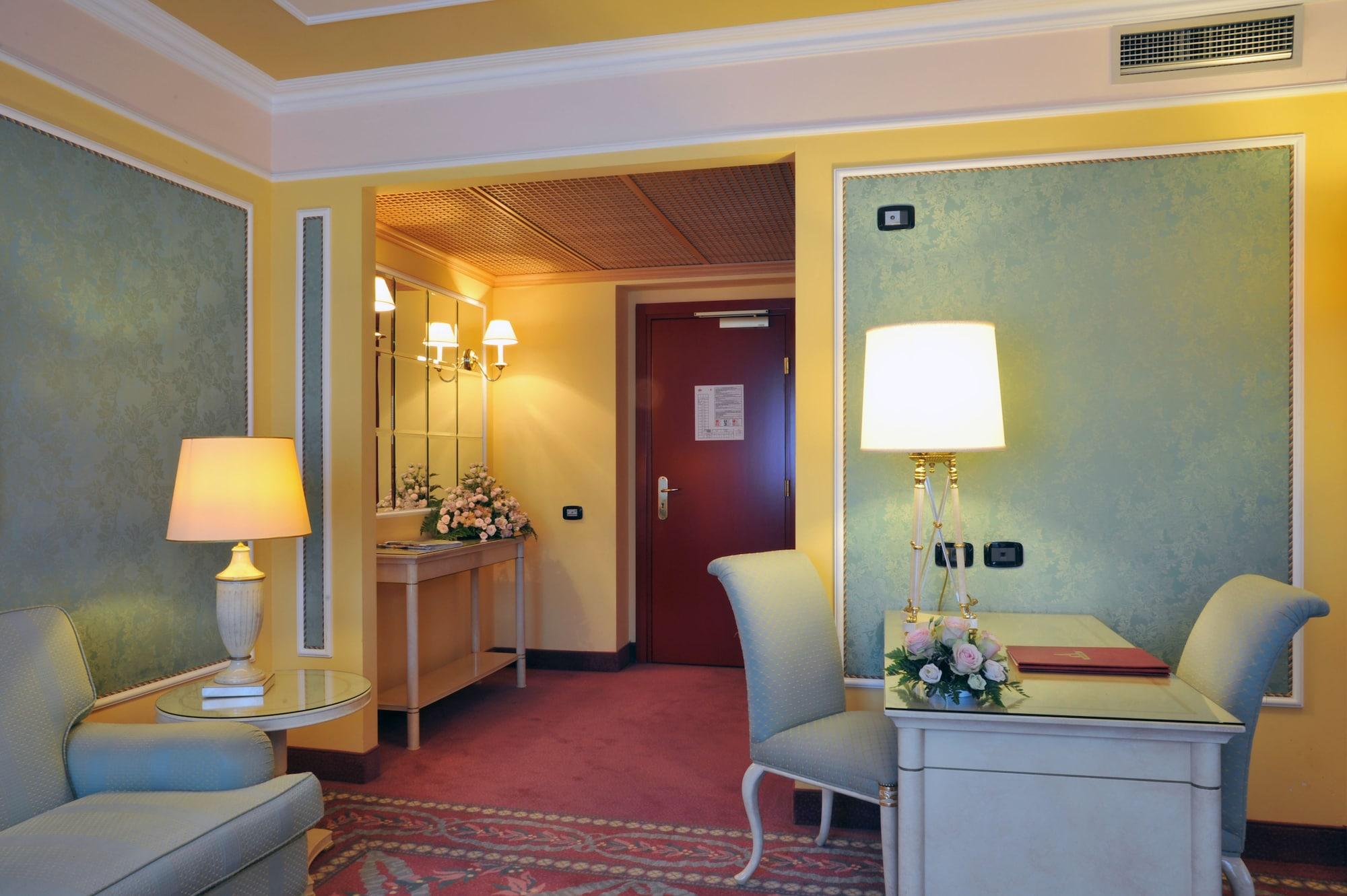 Agora' Palace Hotel Biella Esterno foto