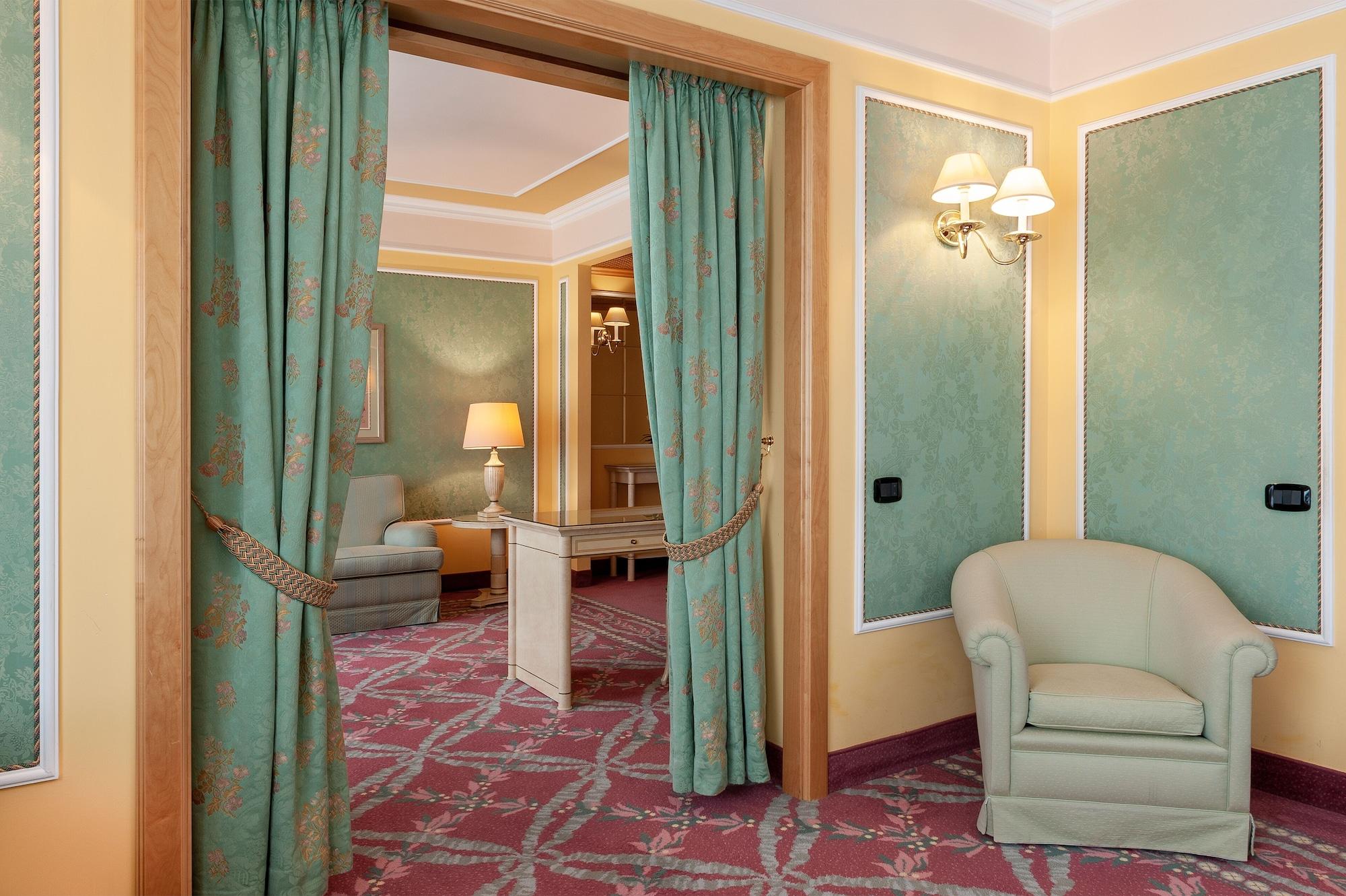 Agora' Palace Hotel Biella Esterno foto