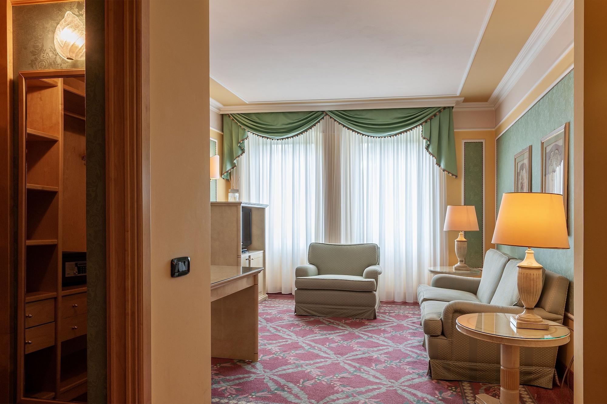 Agora' Palace Hotel Biella Esterno foto