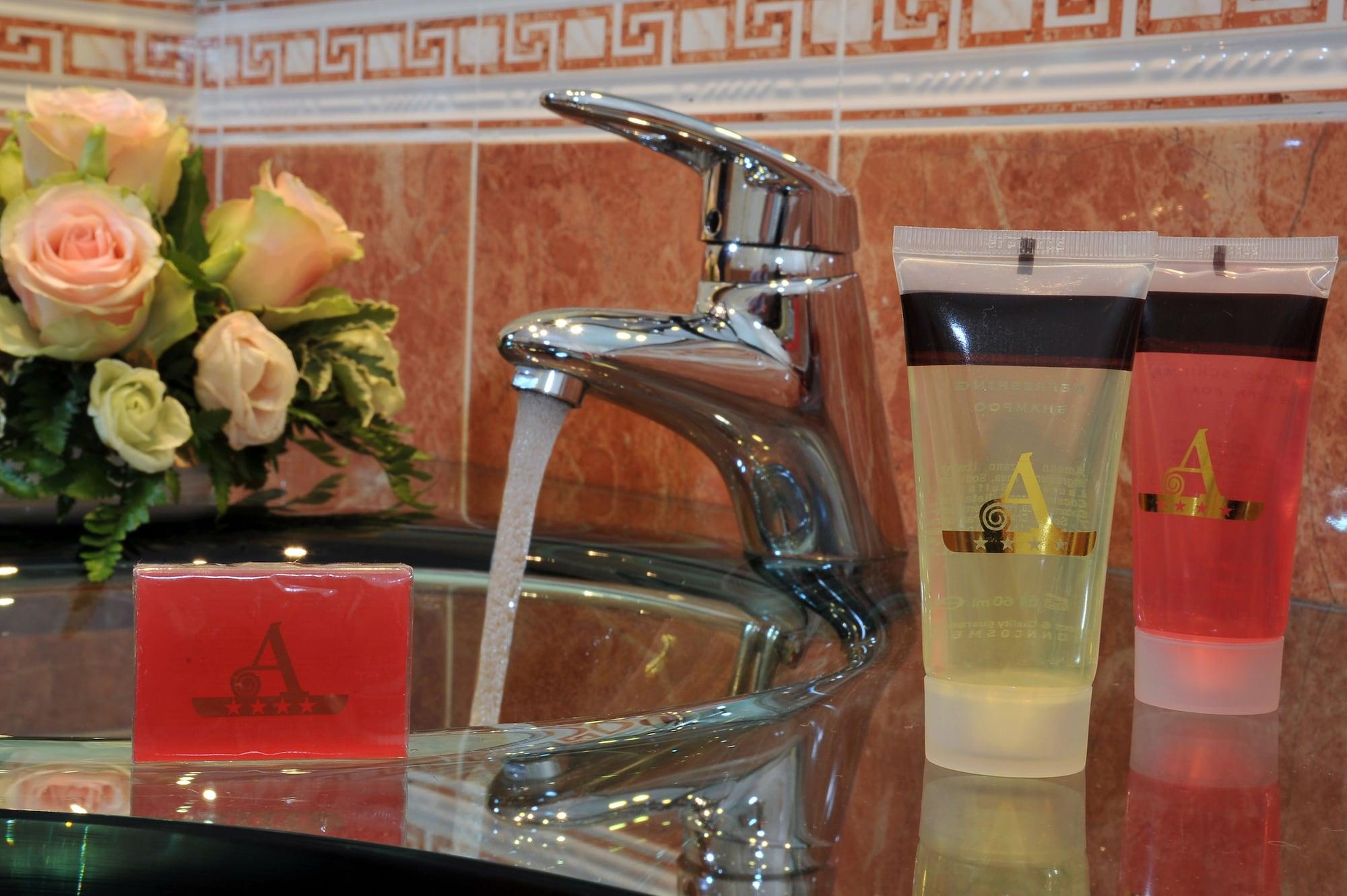 Agora' Palace Hotel Biella Esterno foto