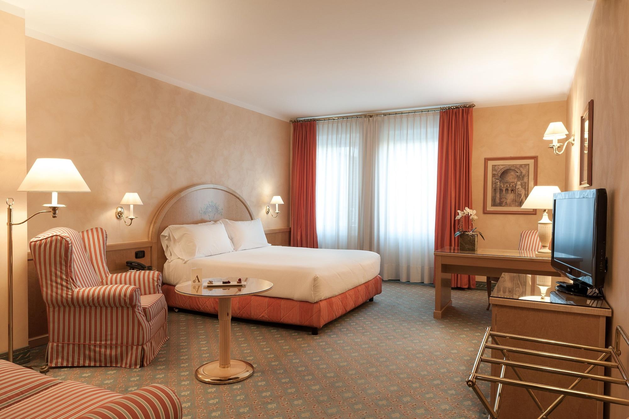 Agora' Palace Hotel Biella Esterno foto
