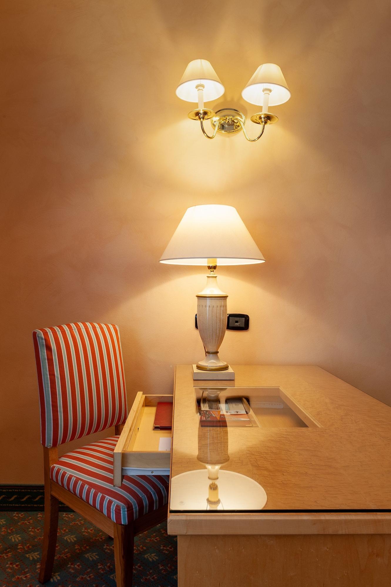 Agora' Palace Hotel Biella Esterno foto