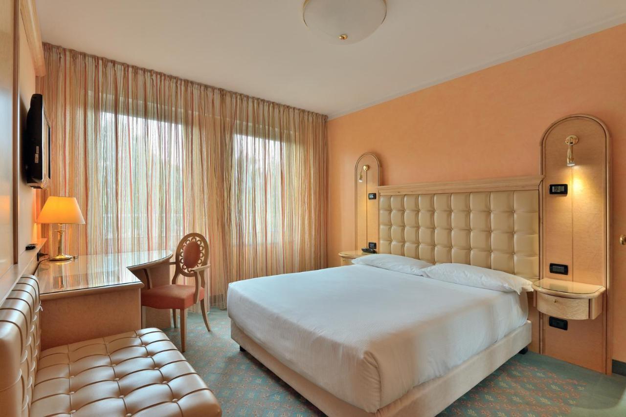 Agora' Palace Hotel Biella Esterno foto