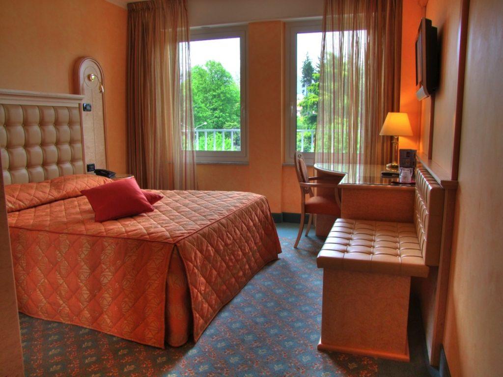 Agora' Palace Hotel Biella Esterno foto