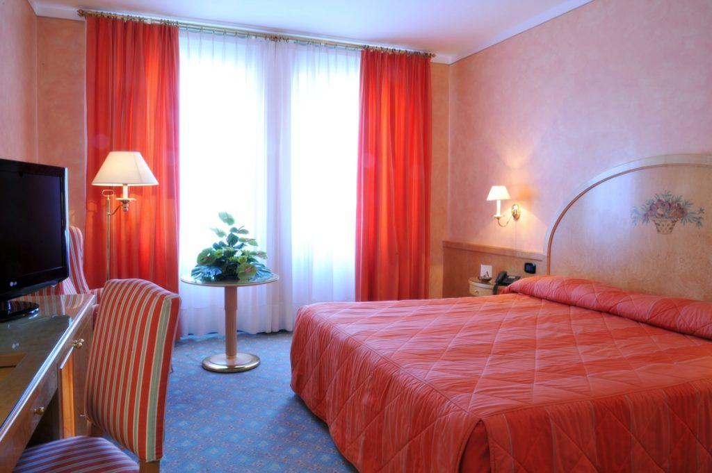 Agora' Palace Hotel Biella Esterno foto