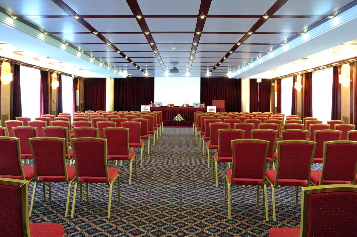 Agora' Palace Hotel Biella Esterno foto