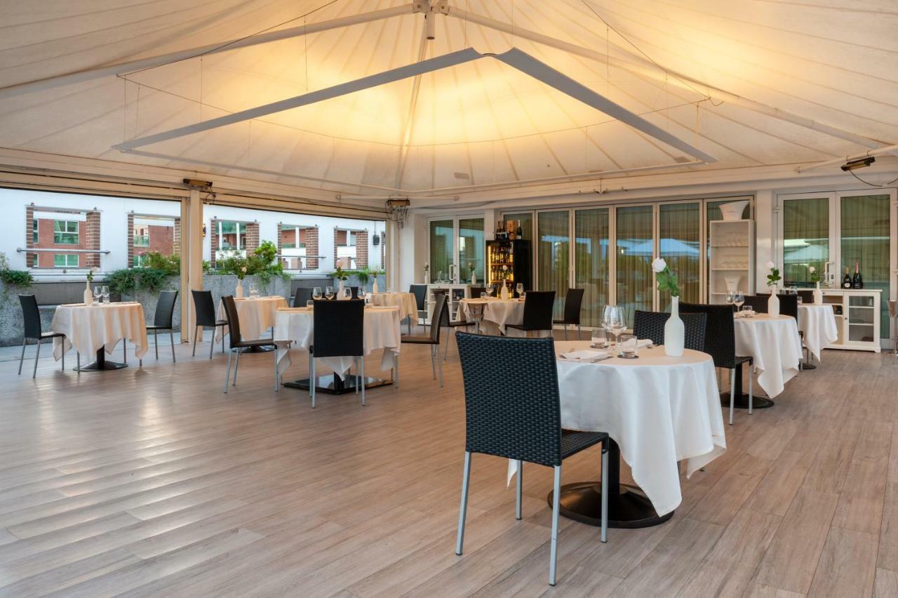 Agora' Palace Hotel Biella Esterno foto